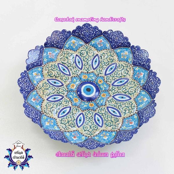 بشقاب چشم و نظر میناکاری ۲۵ سانتی‌متر  طرح «نقش محافظ فیروزه‌ای»