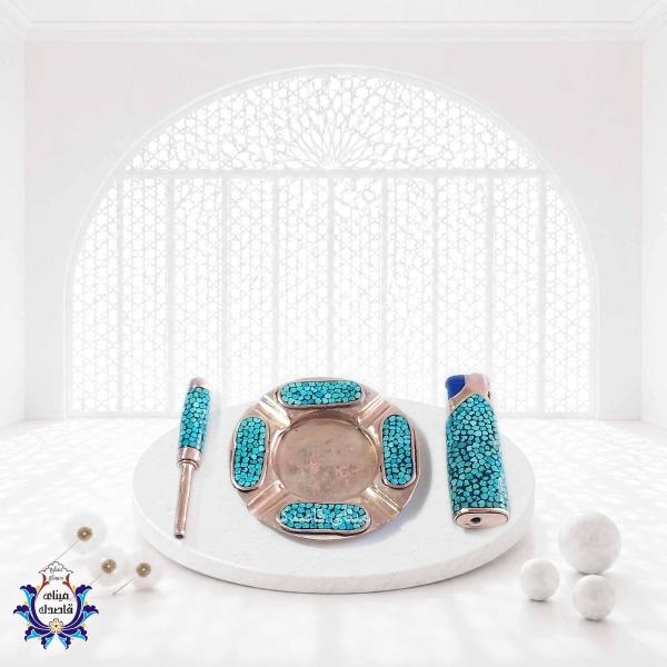ست زیرسیگاری و نی سیگار و فندک فیروزه‌کوبی کد 1